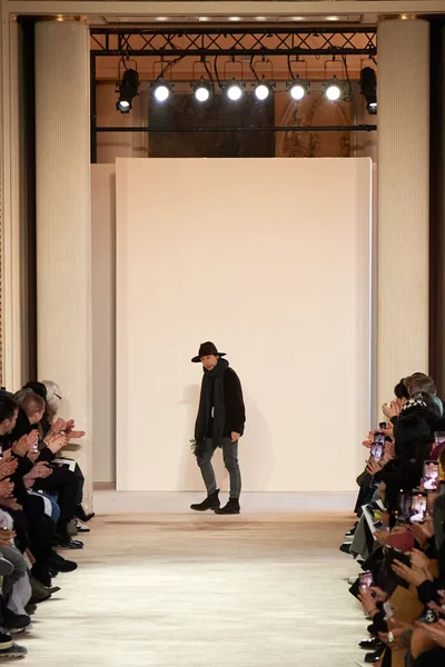 Look 49